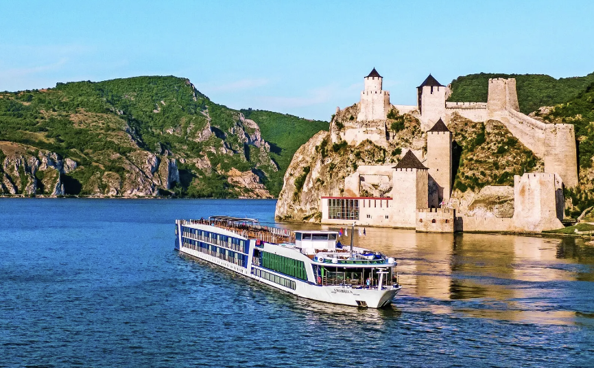 Cruise Ship