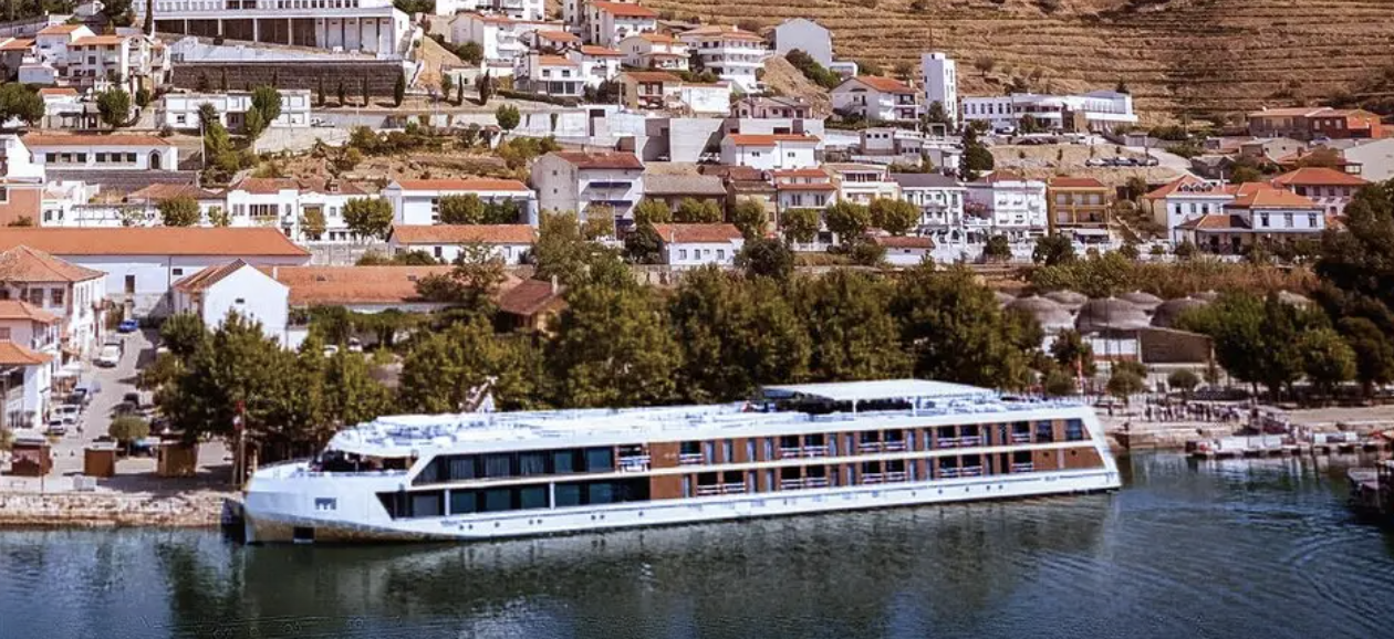 Cruise Ship