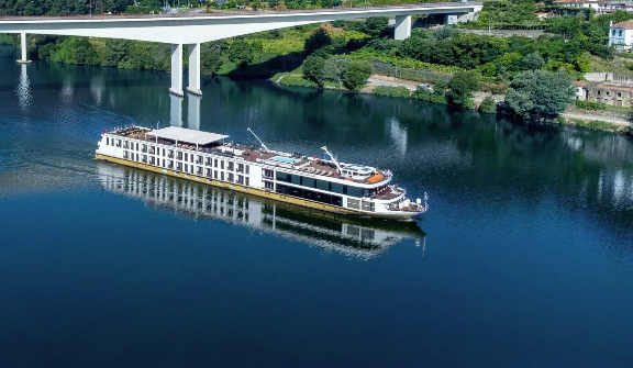 Cruise Ship