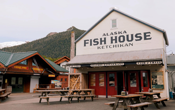 Ketchikan Culinary Experience: Coastal Flavors & Alaskan Smokehouse Traditions